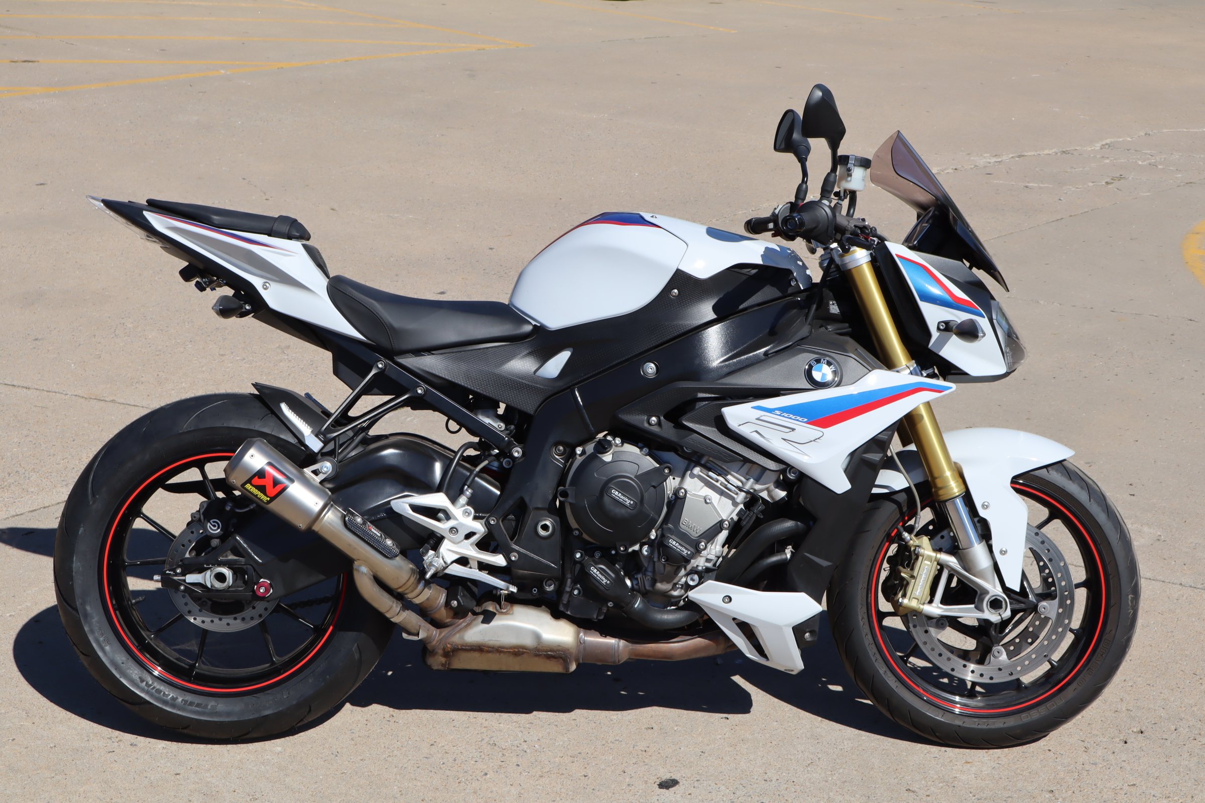 2019 2019S1000R 2019S1000R — photo 1 of 12